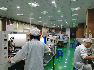 洲創(chuàng)-生產(chǎn)車間員工工作